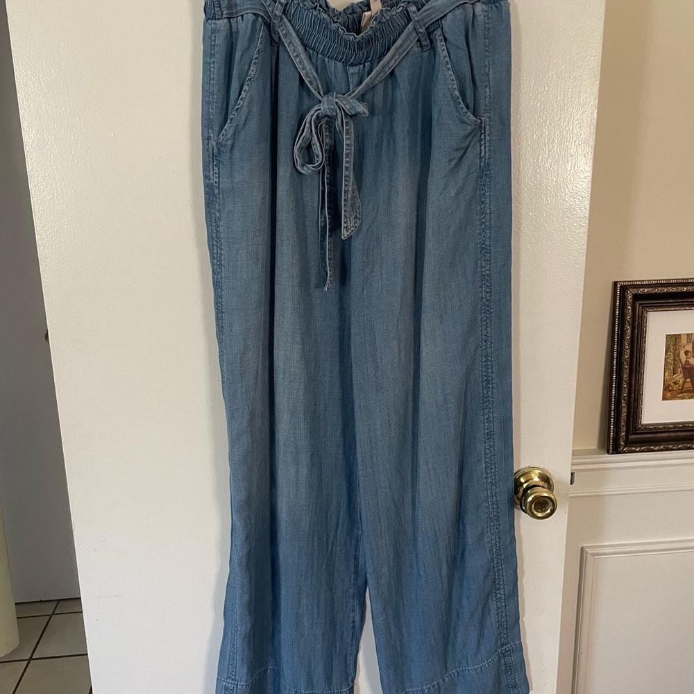 Wide leg, lightweight, pants. Light denim summery pants